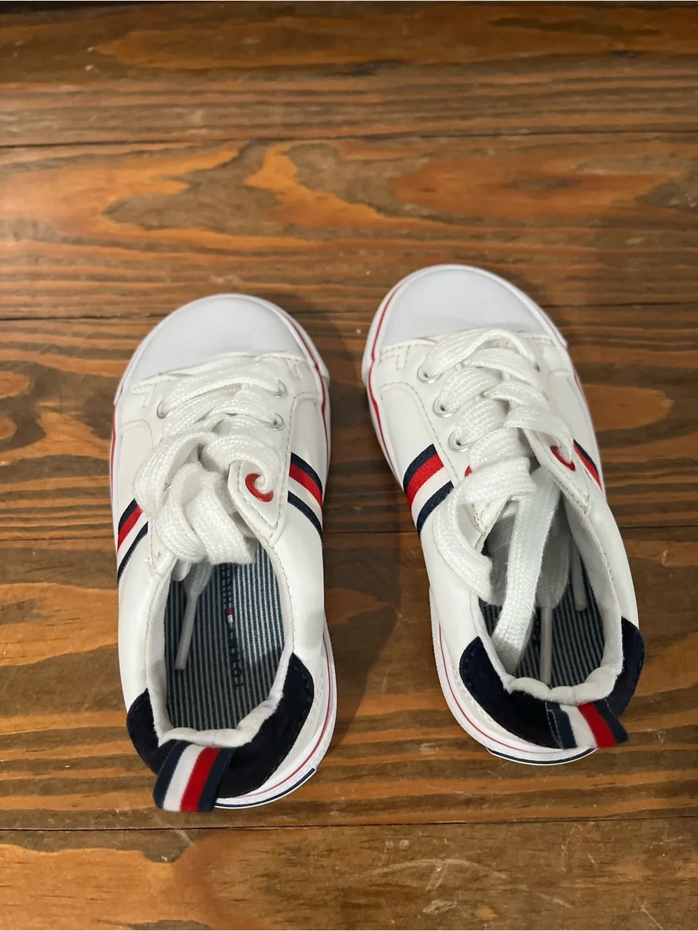 Kids vintage Tommy Hilfiger White Sneakers with Red & Navy Stripe Accent size 6